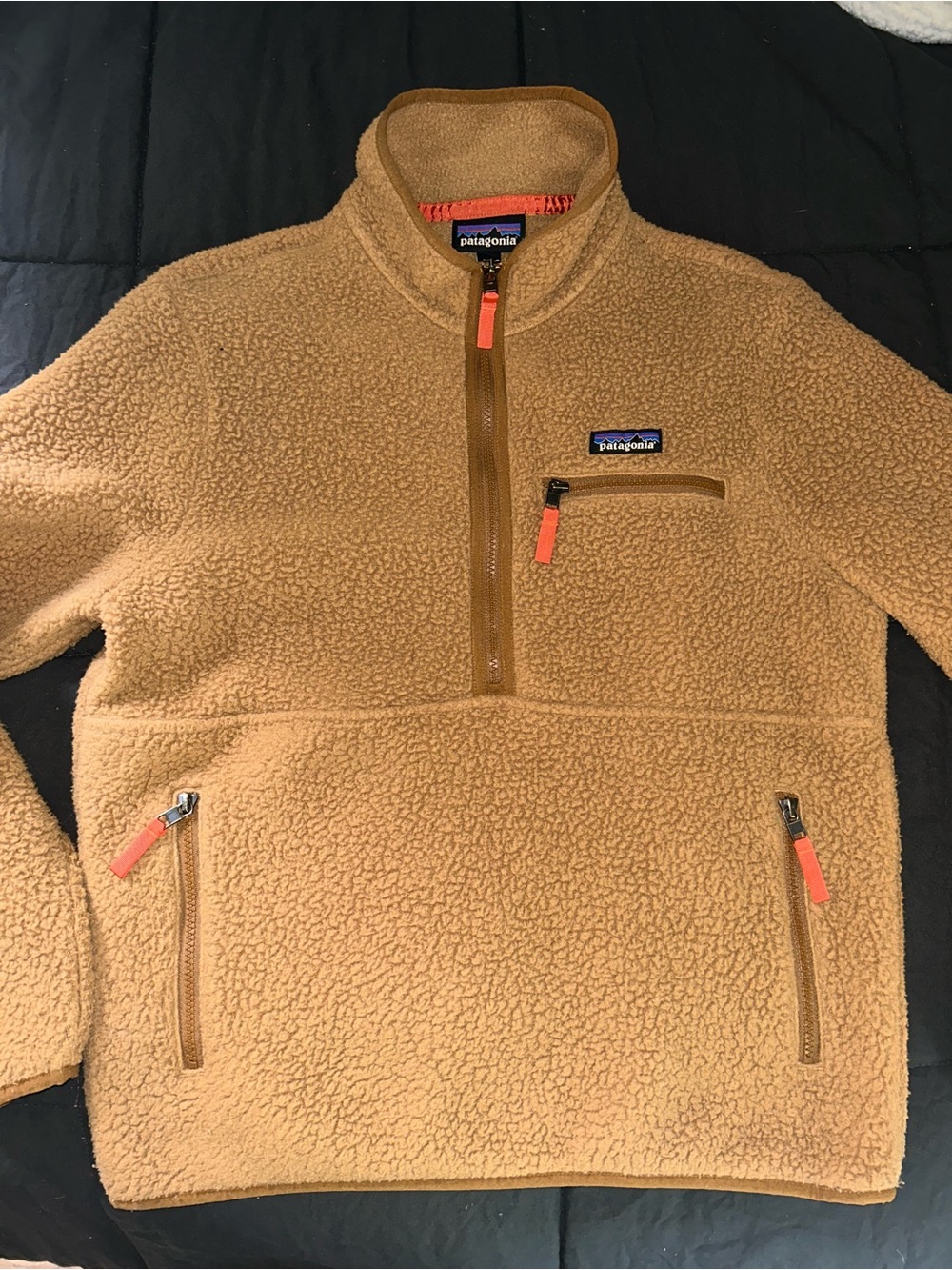 Women’s Patagonia retro pile marsupial, pullover size medium